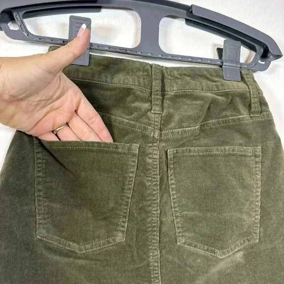 Olive Green Corduroy Front Button Detail Skirt Juniors Size 0/24 Mini high waist - Picture 4 of 9